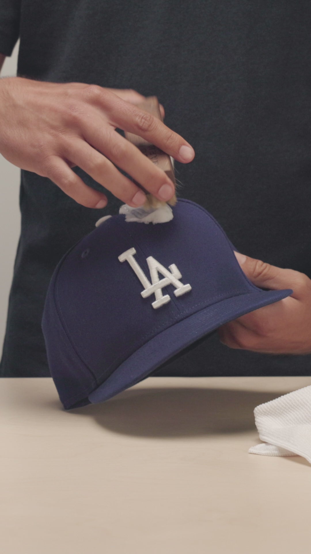 JASON MARKK HAT FOAM HAT CLEANER SCRUBBED WITH DELICATES CLEANING RUSH ON SURFACE OF NEW ERA DODGER HAT